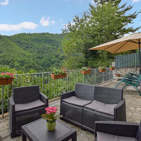 Holiday home In Limano With House A Mountain View Cocciglia