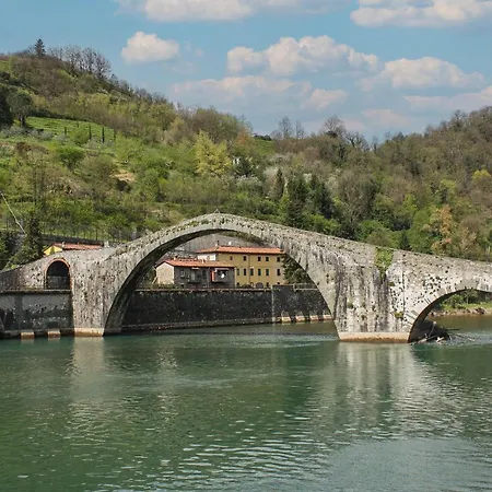 In Limano With House A Mountain View Holiday home Cocciglia